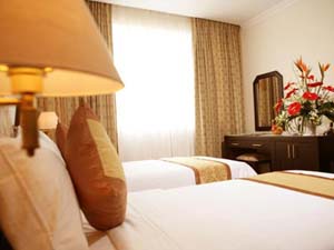Standard double with city view, private facilities, and breakfast